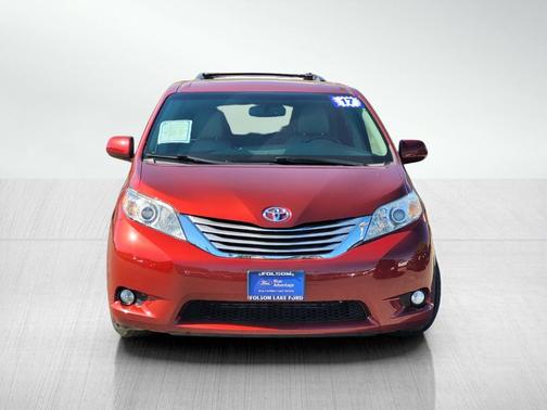 2017 Toyota Sienna XLE