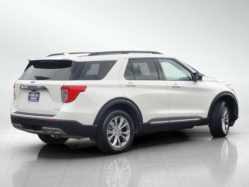 White Metallic 2023 Ford Explorer XLT