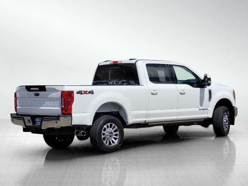 Oxford White 2022 Ford F-250 Lariat