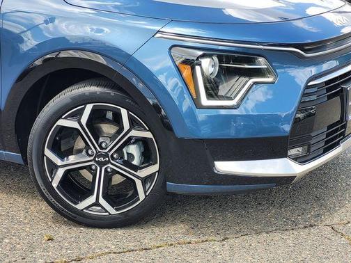 Mineral Blue 2024 Kia Niro EX Touring