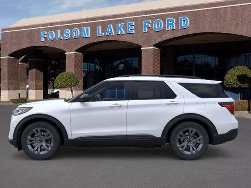 White Metallic 2026 Ford Explorer Active