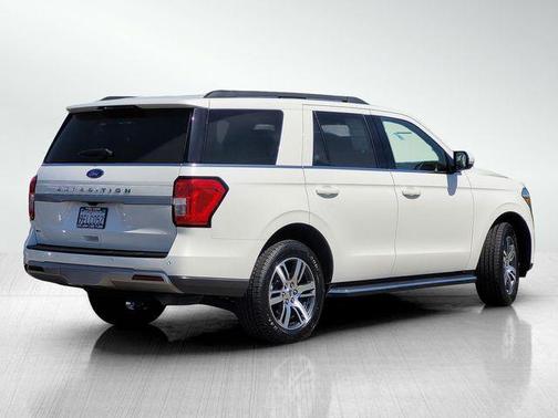 White Metallic 2022 Ford Expedition XLT