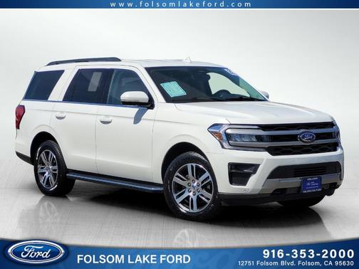 White Metallic 2022 Ford Expedition XLT
