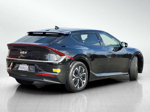 2022 Kia EV6 Wind