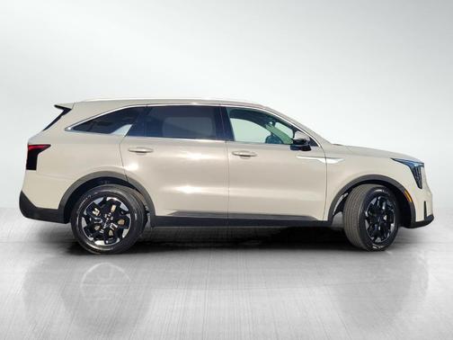Gray 2024 Kia Sorento S