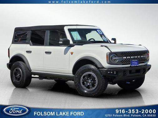 Oxford White 2022 Ford Bronco Badlands
