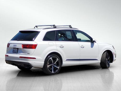 Glacier White Metallic 2019 Audi Q7 55 Premium Plus