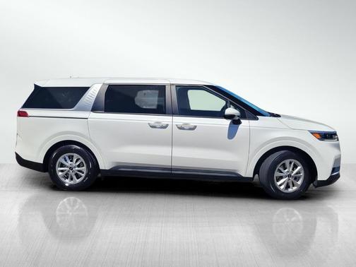 Snow White Pearl 2023 Kia Carnival LX Seat Package