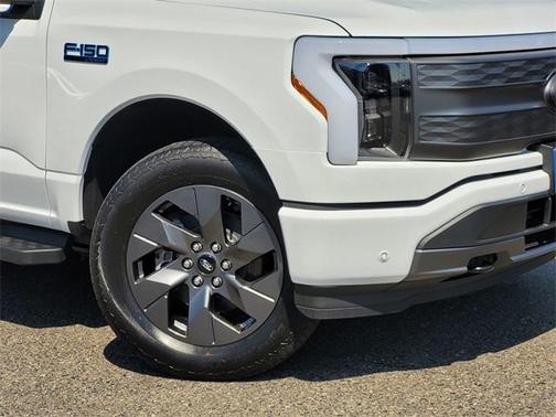 2025 Ford F-150 Lightning LARIAT