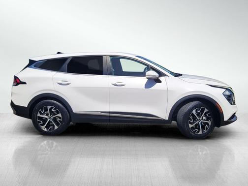 White Pearl 2023 Kia Sportage EX