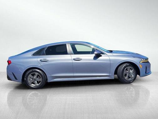 Everlasting Silver 2022 Kia K5 LXS