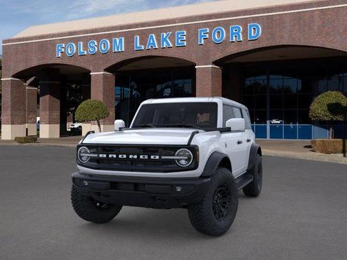 Oxford White 2026 Ford Bronco Outer Banks