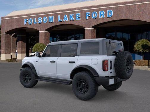 Oxford White 2026 Ford Bronco Outer Banks