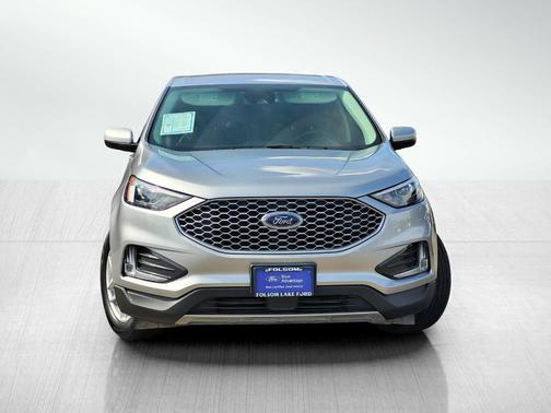 Silver Metallic 2023 Ford Edge SEL