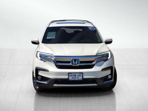 White 2019 Honda Pilot Touring 7-Passenger
