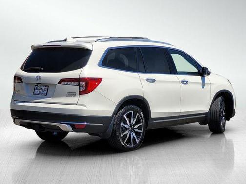 White 2019 Honda Pilot Touring 7-Passenger