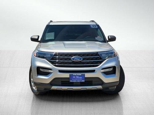 Silver Metallic 2023 Ford Explorer XLT