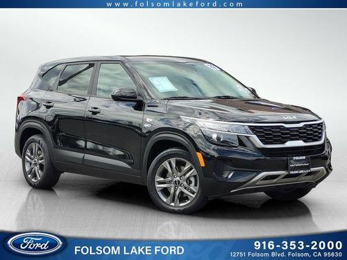 Cherry Black 2022 Kia Seltos LX