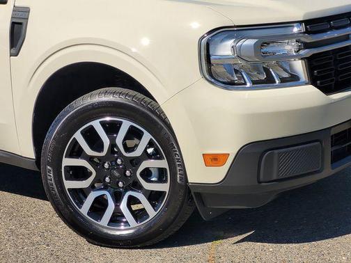 Terrain 2024 Ford Maverick Lariat