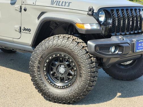 2022 Jeep Gladiator Sport