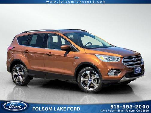 Canyon Ridge Metallic 2017 Ford Escape SE