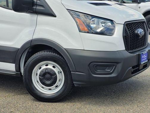 Oxford White 2022 Ford Transit-150 XL