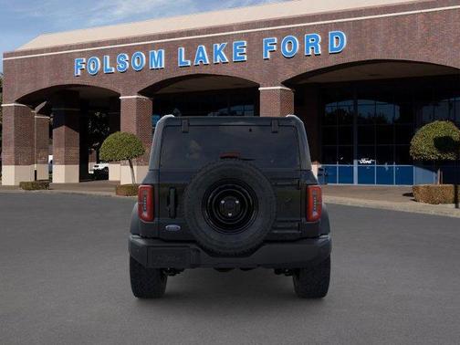Shadow 2026 Ford Bronco Outer Banks