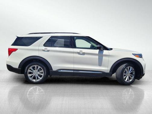 White Metallic 2020 Ford Explorer XLT