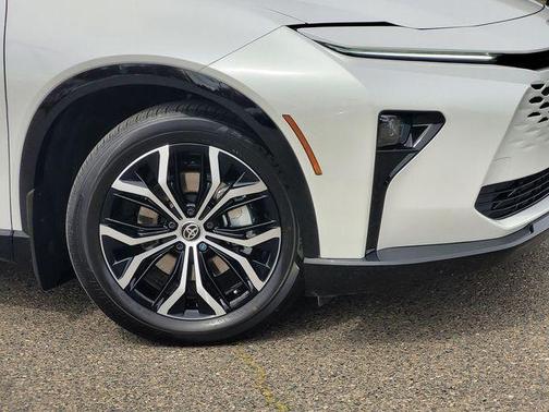 White 2025 Toyota Crown Signia XLE