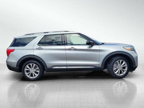 Silver Metallic 2023 Ford Explorer Limited