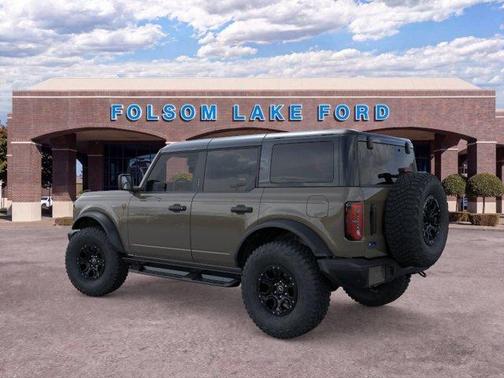 Gray 2026 Ford Bronco Badlands