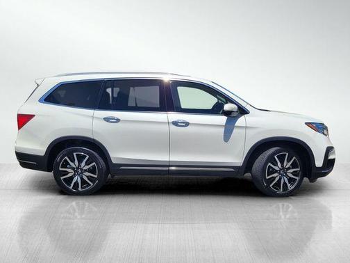 White 2021 Honda Pilot Touring 8-Passenger