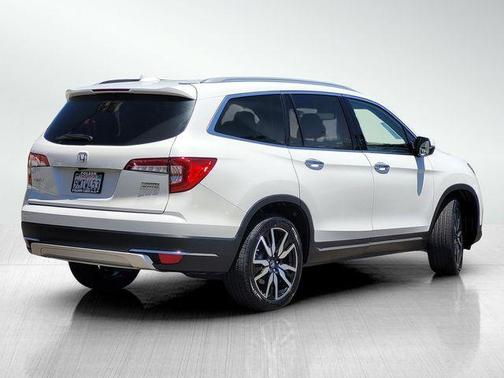 White 2021 Honda Pilot Touring 8-Passenger