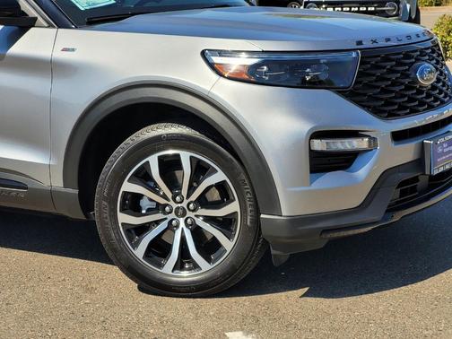 2022 Ford Explorer ST-Line
