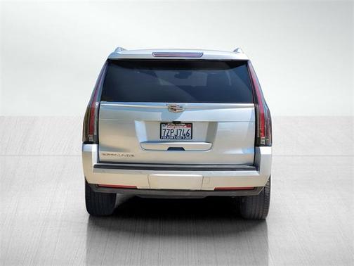 2018 Cadillac Escalade Luxury