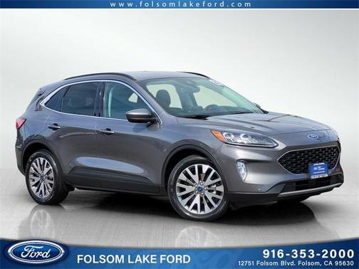 2022 Ford Escape Titanium Hybrid