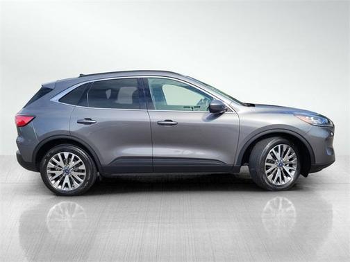 2022 Ford Escape Titanium Hybrid