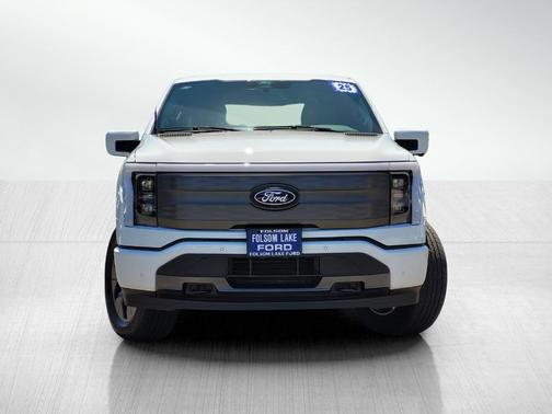 2025 Ford F-150 Lightning LARIAT