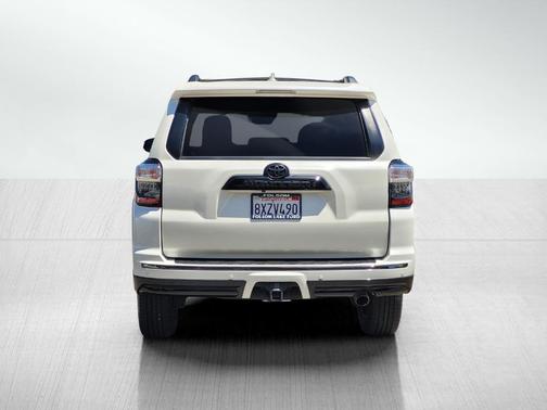 Blizzard Pearl 2021 Toyota 4Runner Nightshade