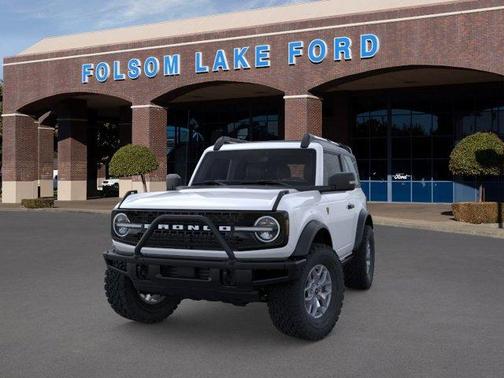 Oxford White 2025 Ford Bronco Badlands