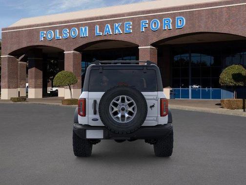 Oxford White 2025 Ford Bronco Badlands