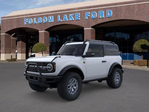 Oxford White 2025 Ford Bronco Badlands