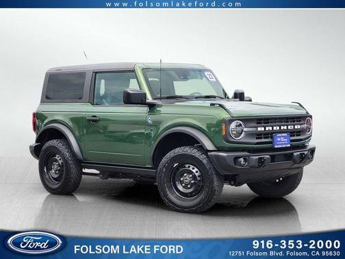 Eruption Green Metallic 2023 Ford Bronco Black Diamond