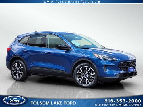 Blue Metallic 2022 Ford Escape SE