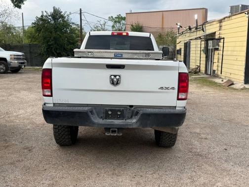 Bright White Clearcoat 2018 RAM 2500 Tradesman