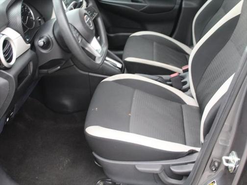 2022 Nissan Versa 1.6 SV