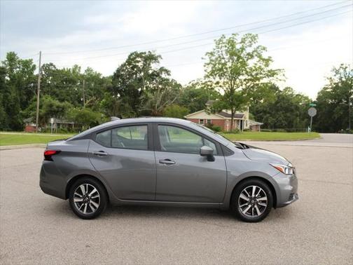 2022 Nissan Versa 1.6 SV