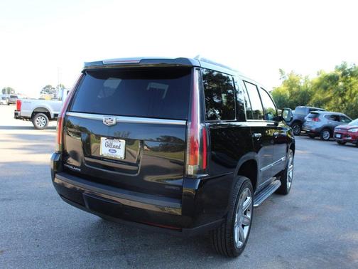 2018 Cadillac Escalade Luxury