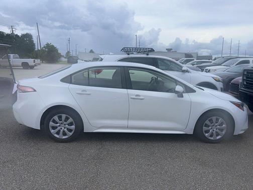 White 2022 Toyota Corolla LE