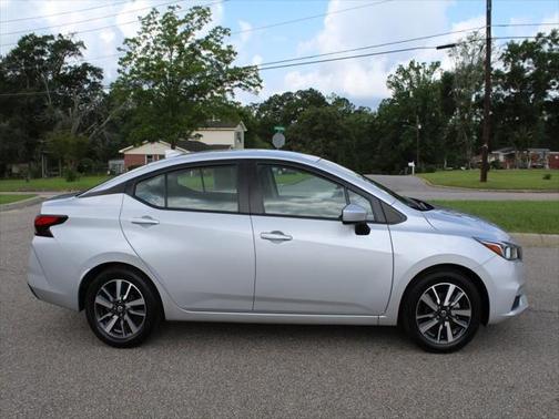 2022 Nissan Versa 1.6 SV